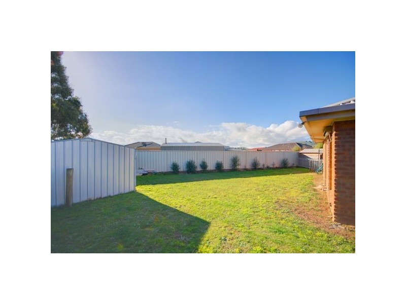 5 James Court, Miners Rest VIC 3352