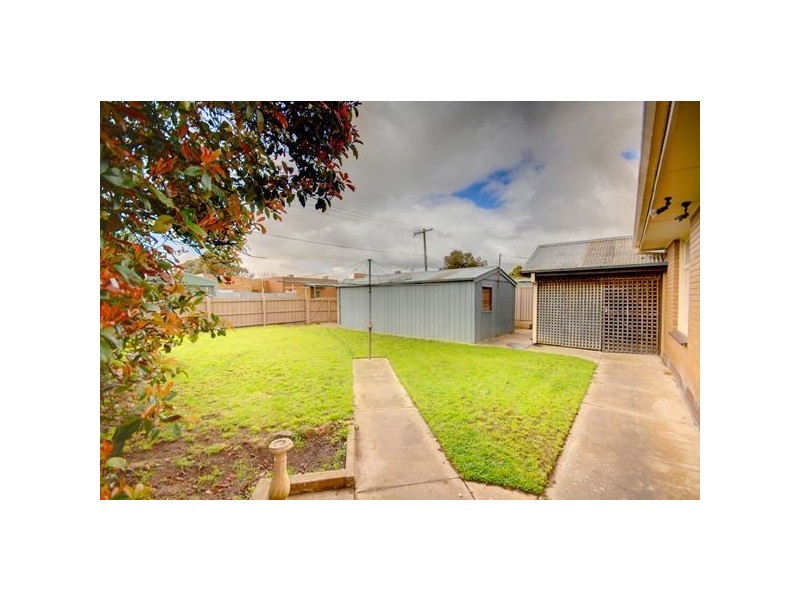 12 Pevensey Street, Wendouree VIC 3355
