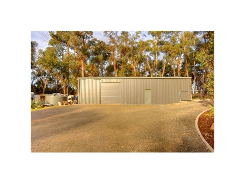 42 Kirkwood Drive, Smythes Creek VIC 3351