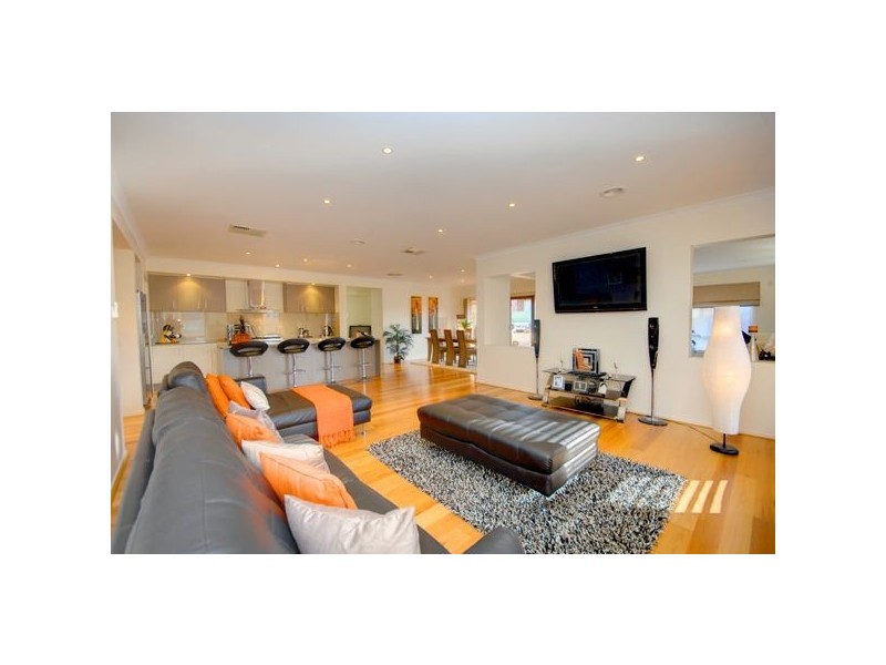 16 Waterford Drive, Macarthur Park, Miners Rest VIC 3352