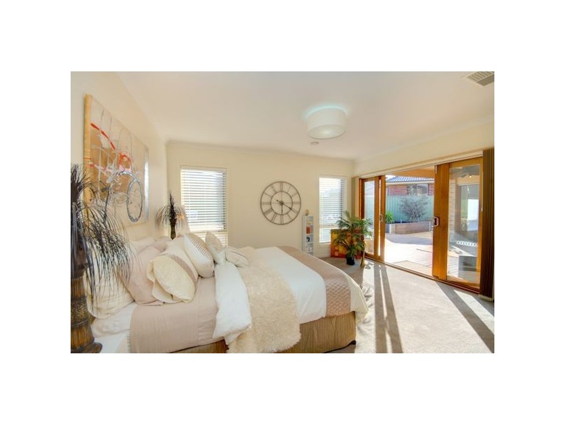 16 Waterford Drive, Macarthur Park, Miners Rest VIC 3352