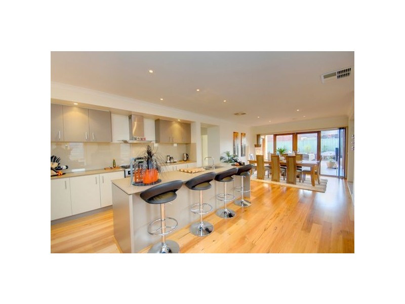 16 Waterford Drive, Macarthur Park, Miners Rest VIC 3352