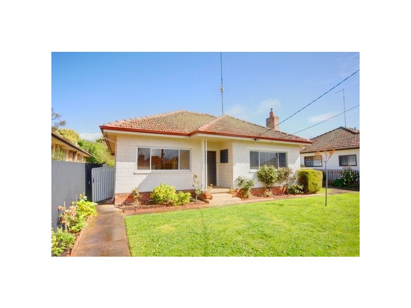 33 Grammer Street, Wendouree VIC 3355