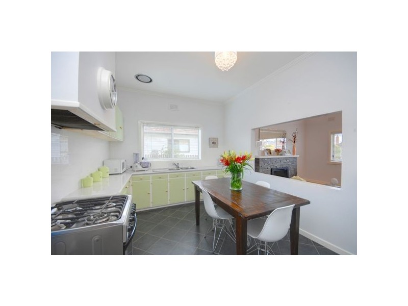 33 Grammer Street, Wendouree VIC 3355