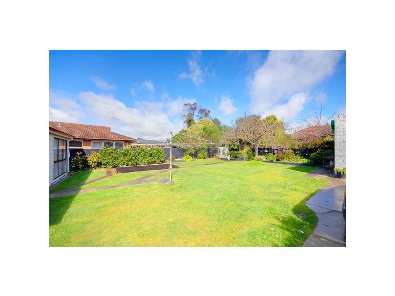33 Grammer Street, Wendouree VIC 3355