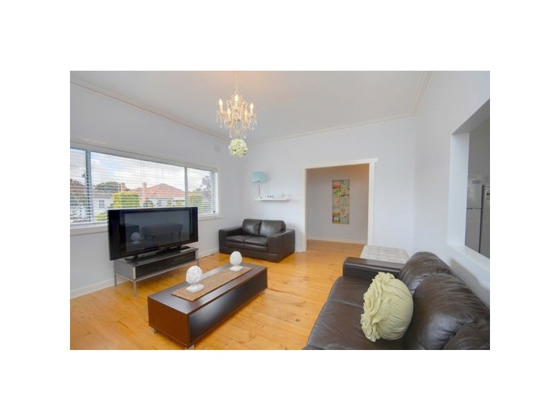 33 Grammer Street, Wendouree VIC 3355
