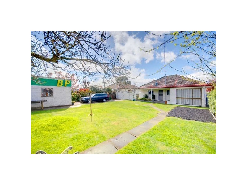 33 Grammer Street, Wendouree VIC 3355