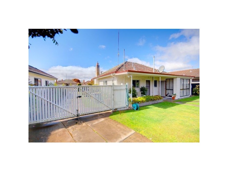 33 Grammer Street, Wendouree VIC 3355