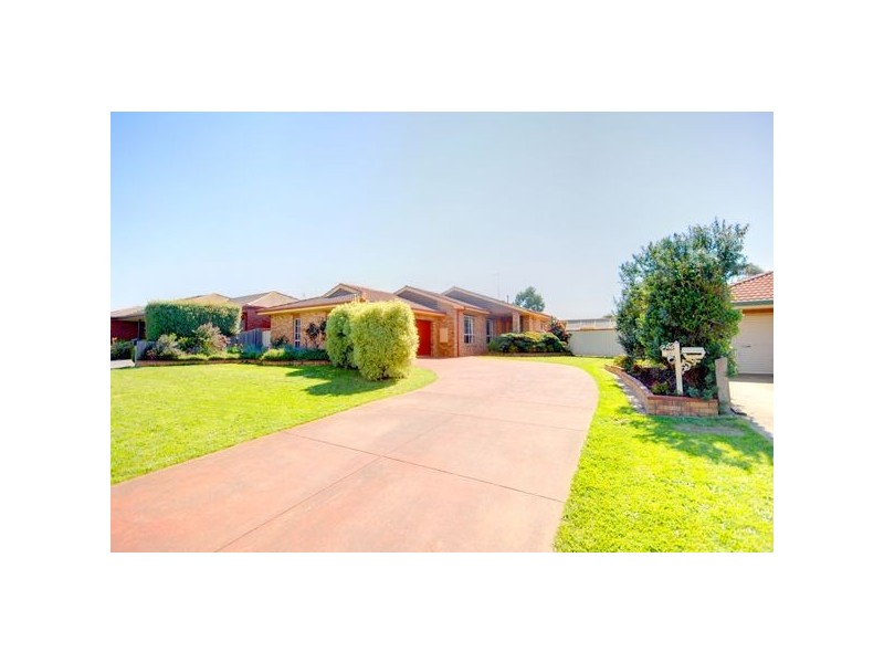 16 Jack Court, Alfredton VIC 3350