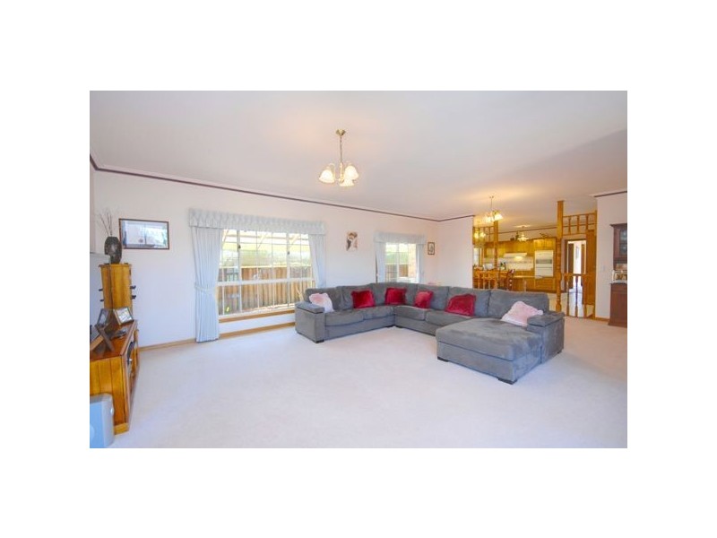 16 Jack Court, Alfredton VIC 3350