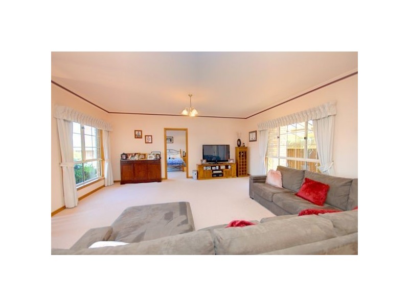 16 Jack Court, Alfredton VIC 3350