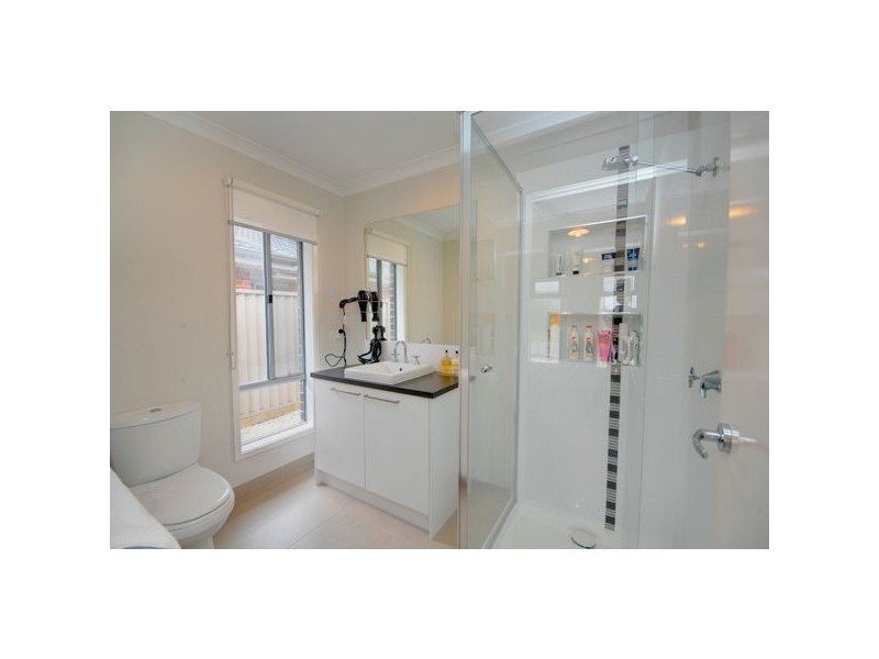 32 Clovedale Avenue, Alfredton VIC 3350