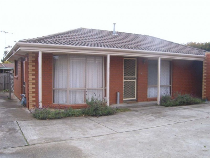 2/90 Learmonth Road, Ballarat VIC 3350