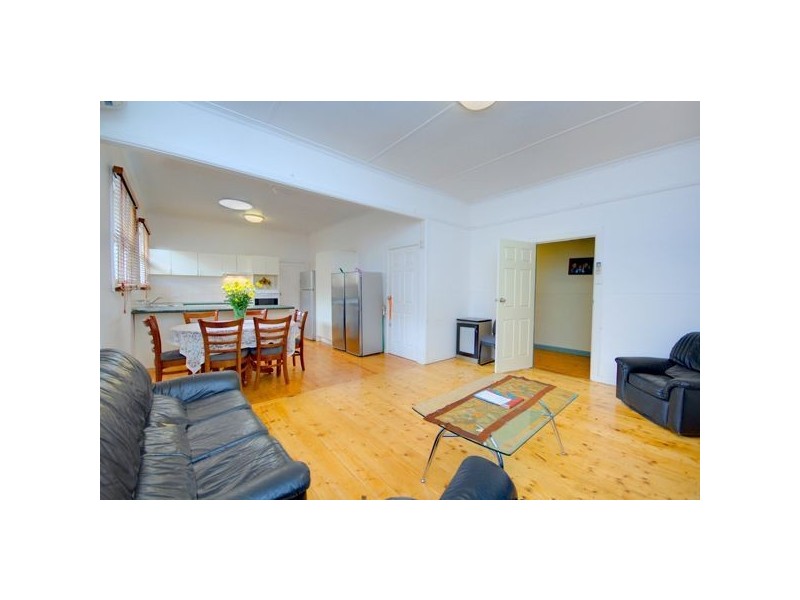 8 College Street, Wendouree VIC 3355