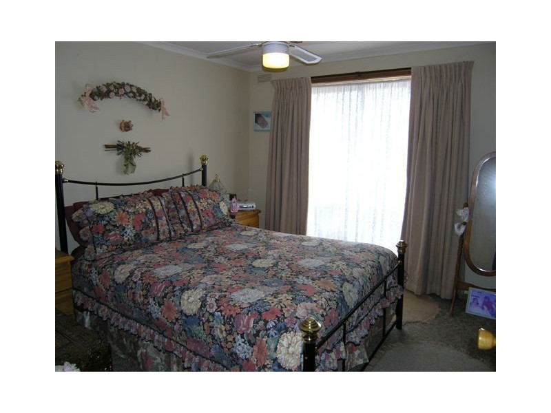 244 Learmonth Road, Wendouree VIC 3355