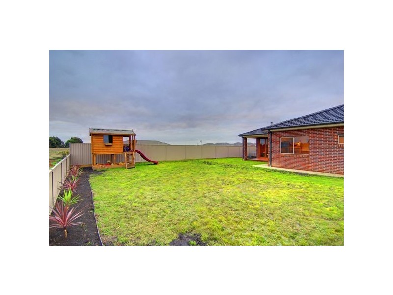 28 Cuzens Road, Alfredton VIC 3350
