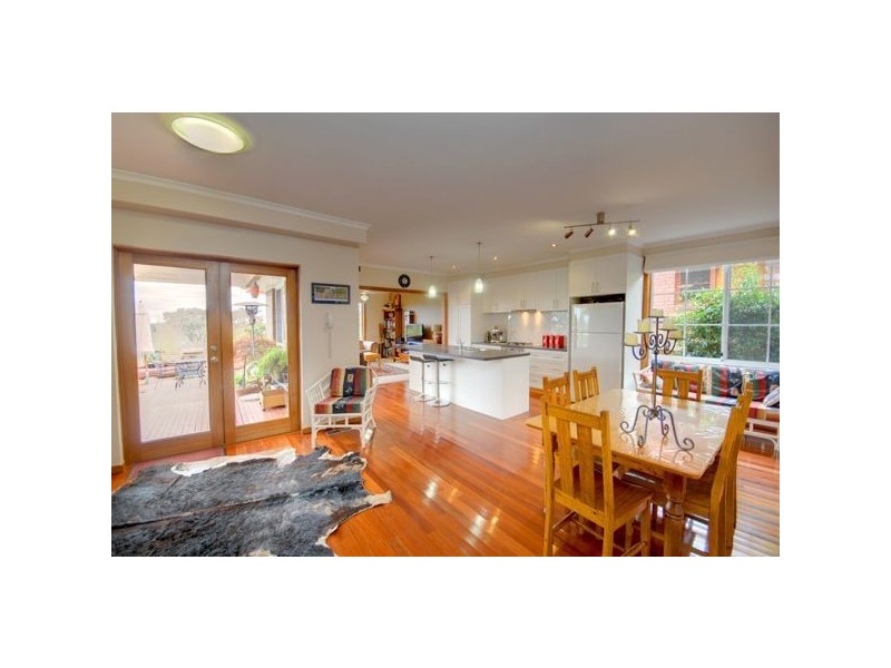 8 Fernbanks Court, Ballarat VIC 3350