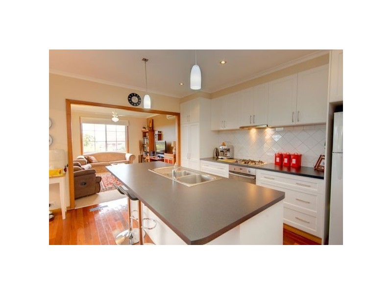 8 Fernbanks Court, Ballarat VIC 3350