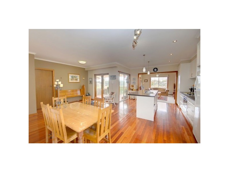 8 Fernbanks Court, Ballarat VIC 3350