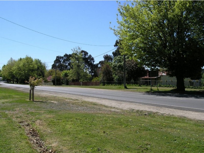 15 Melbourne Road, Creswick VIC 3363