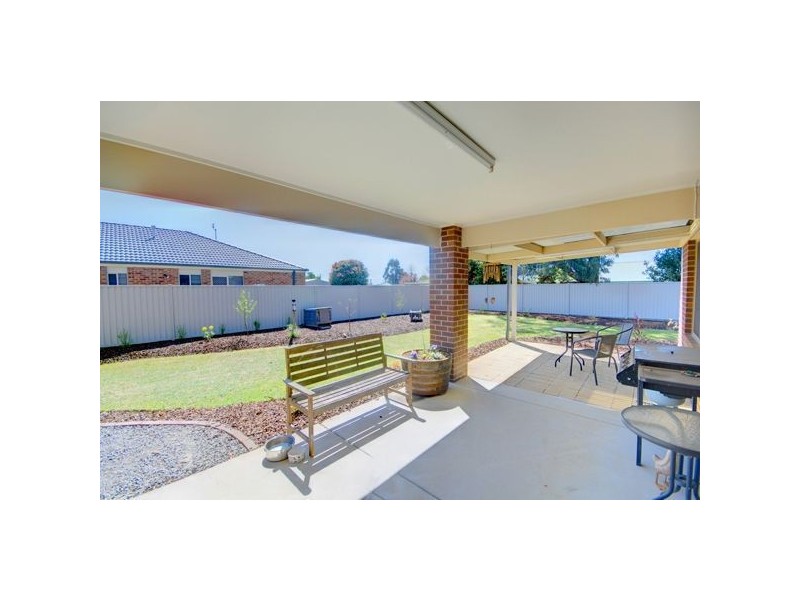 32 Grand Junction Drive, Miners Rest VIC 3352