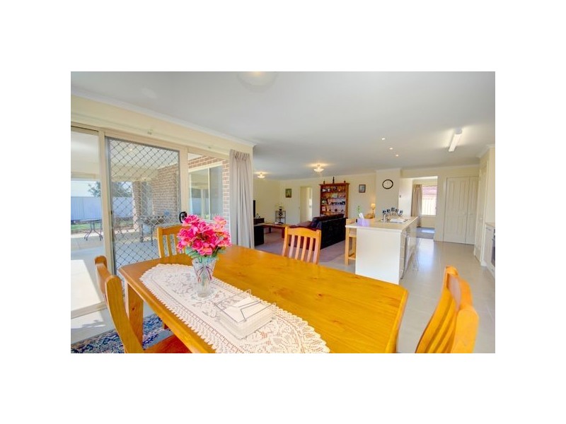 32 Grand Junction Drive, Miners Rest VIC 3352