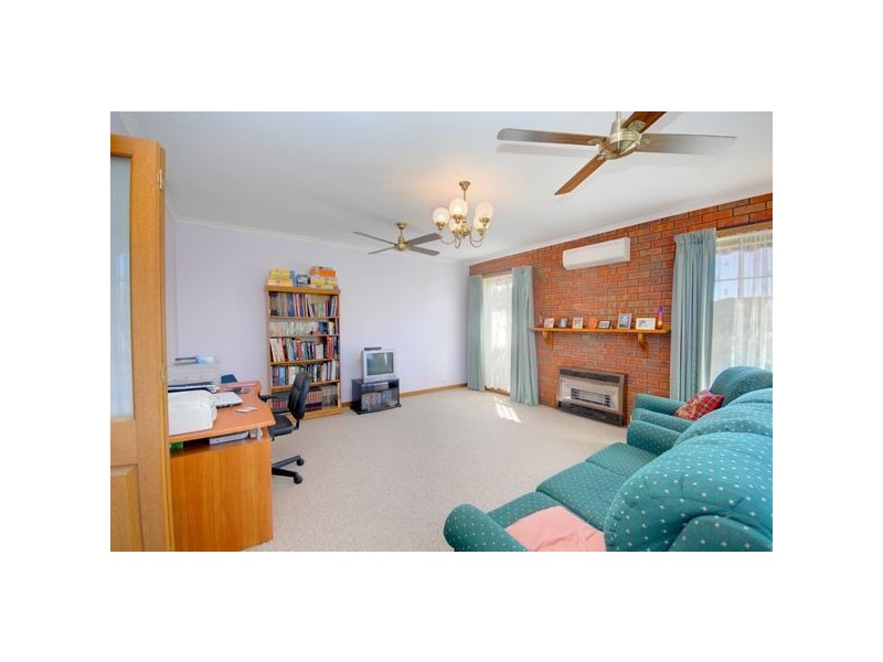 30 Rozel Avenue, Wendouree VIC 3355