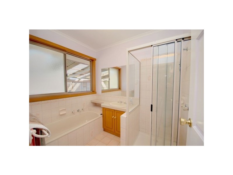 30 Rozel Avenue, Wendouree VIC 3355