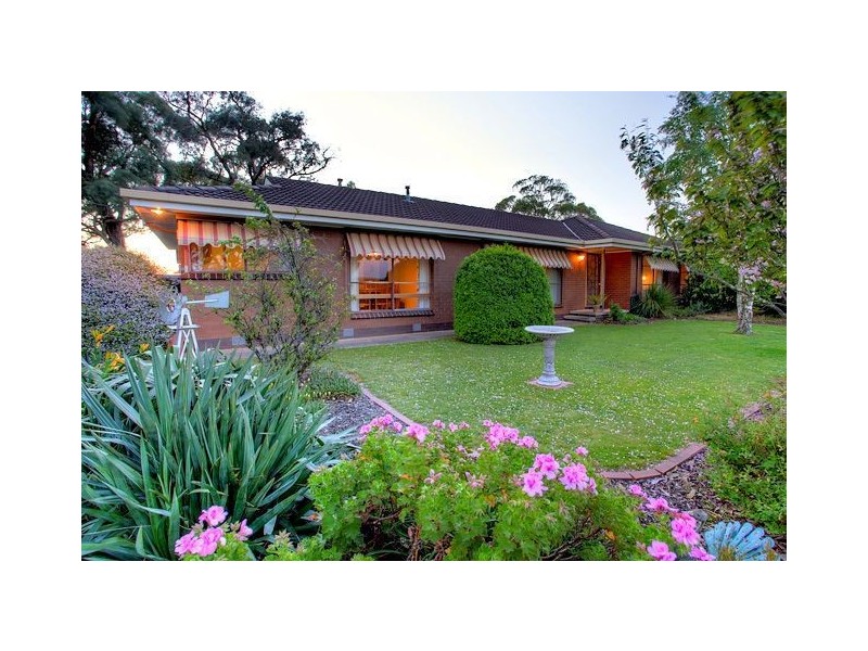 208 Shire Avenue, Mount Helen VIC 3350