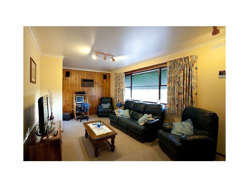 208 Shire Avenue, Mount Helen VIC 3350