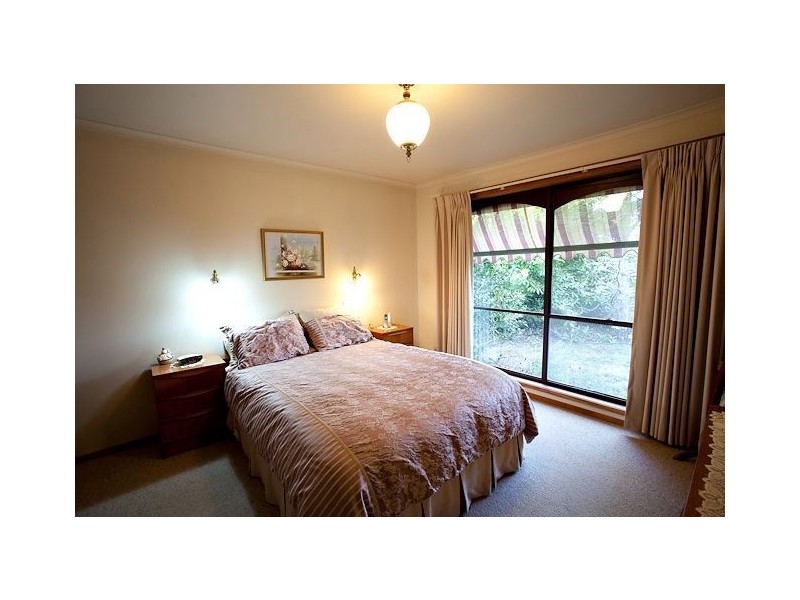 208 Shire Avenue, Mount Helen VIC 3350