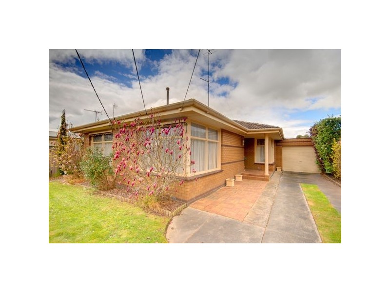 12 Pevensey Street, Wendouree VIC 3355