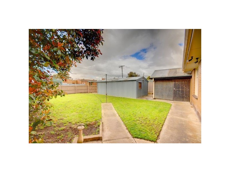 12 Pevensey Street, Wendouree VIC 3355