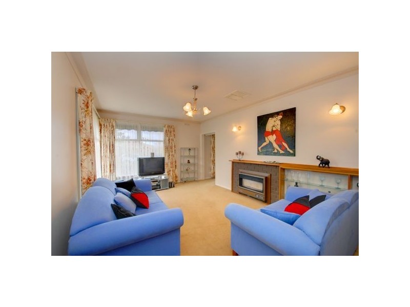 12 Pevensey Street, Wendouree VIC 3355