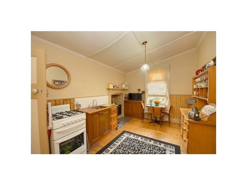 8 Doveton Crescent, Ballarat VIC 3350