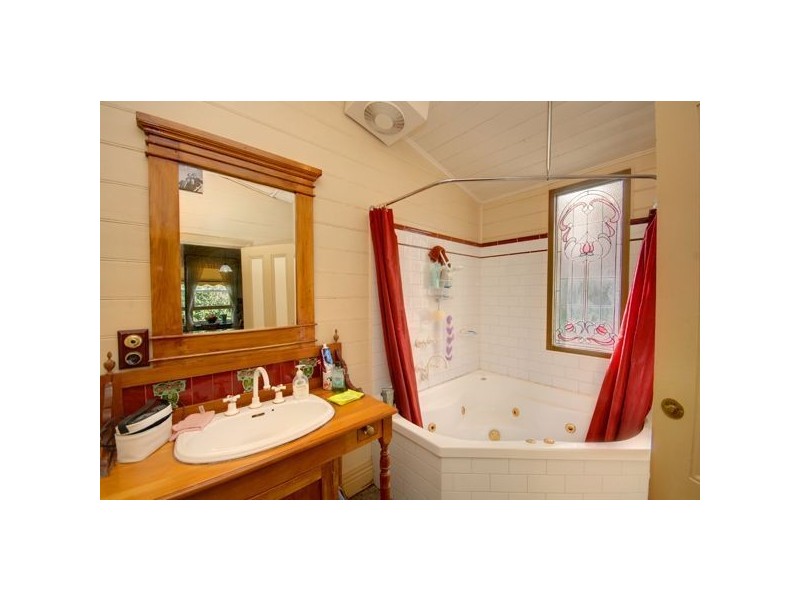 8 Doveton Crescent, Ballarat VIC 3350