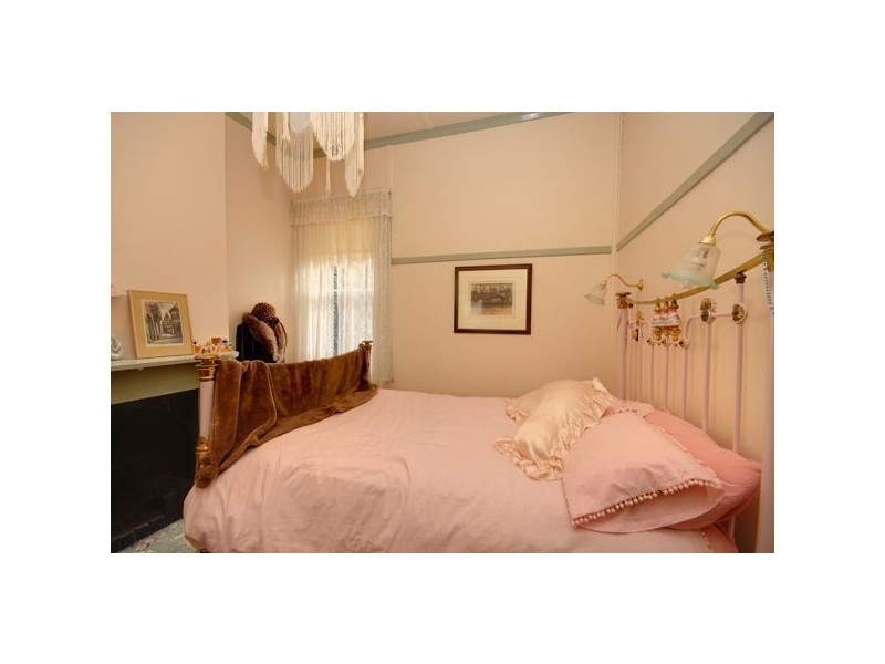 8 Doveton Crescent, Ballarat VIC 3350