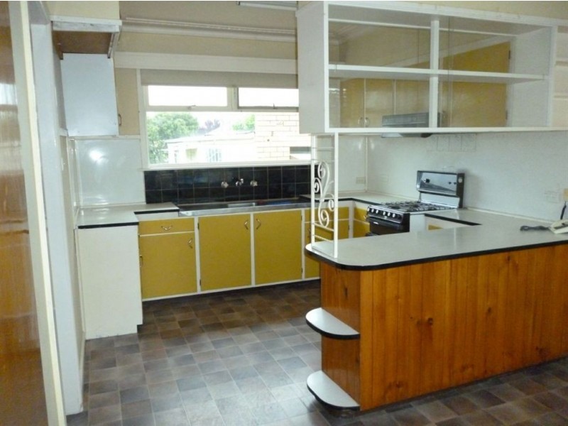 14 Elizabeth Street, Wendouree VIC 3355