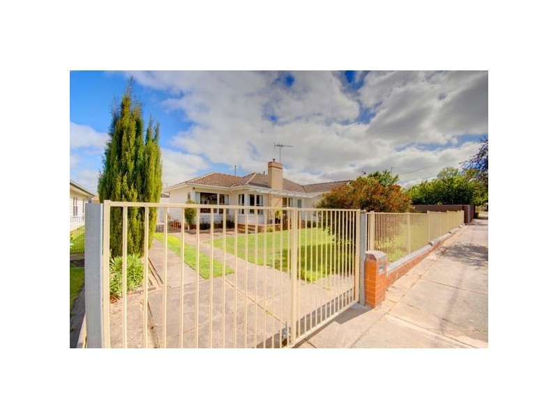 5 Leonard Street, Wendouree VIC 3355