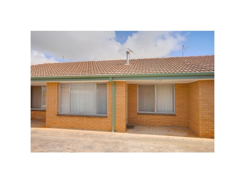 2/2 Evelyn Street, Wendouree VIC 3355