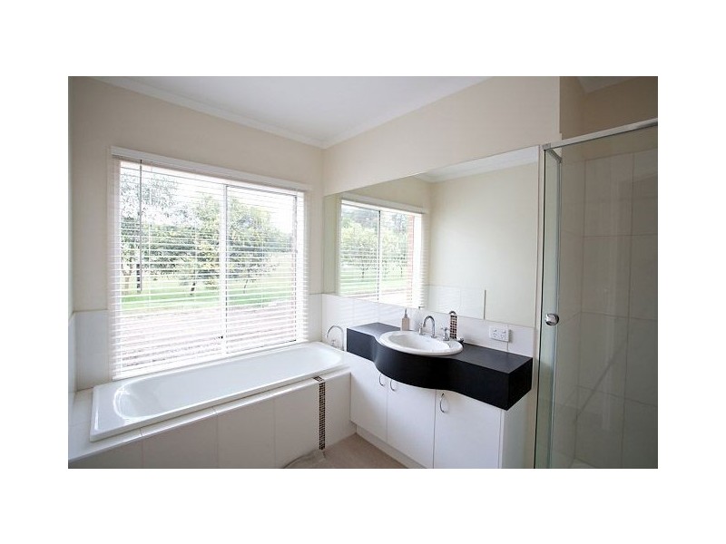 24 Henlin Park Road, Smythesdale VIC 3351