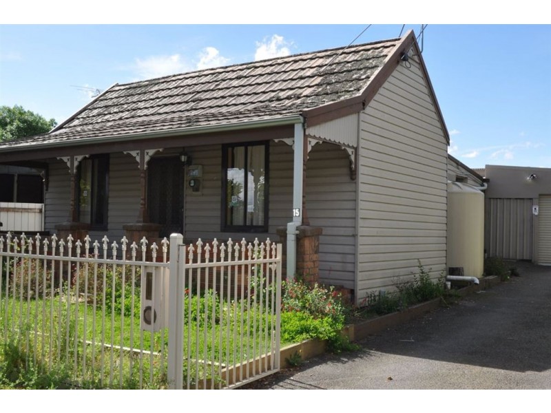 15 Melbourne Road, Brown Hill VIC 3350