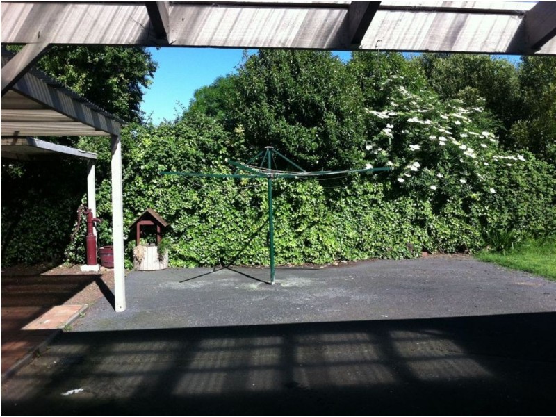 15 Melbourne Road, Brown Hill VIC 3350