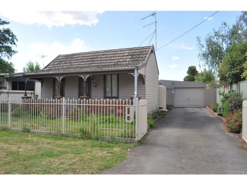 15 Melbourne Road, Brown Hill VIC 3350