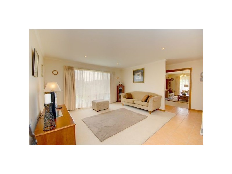 23 Douglas Close, Miners Rest VIC 3352