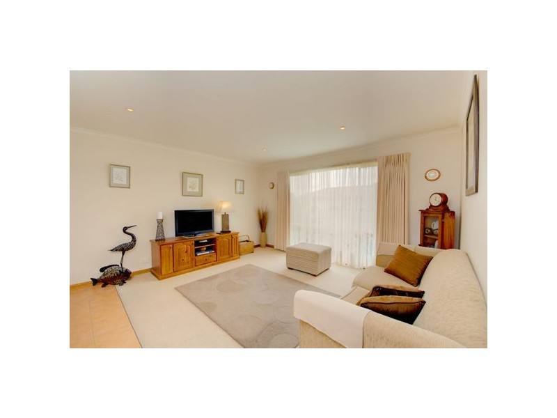 23 Douglas Close, Miners Rest VIC 3352