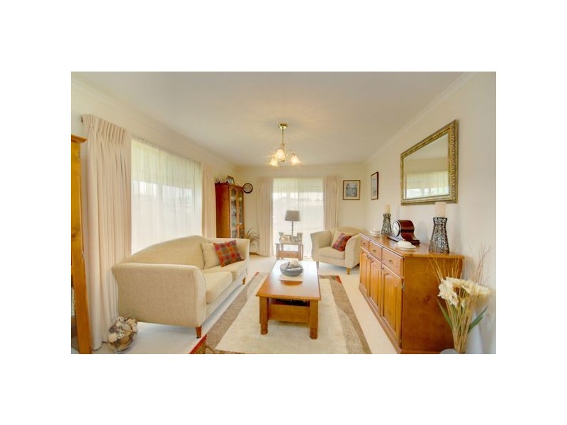 23 Douglas Close, Miners Rest VIC 3352