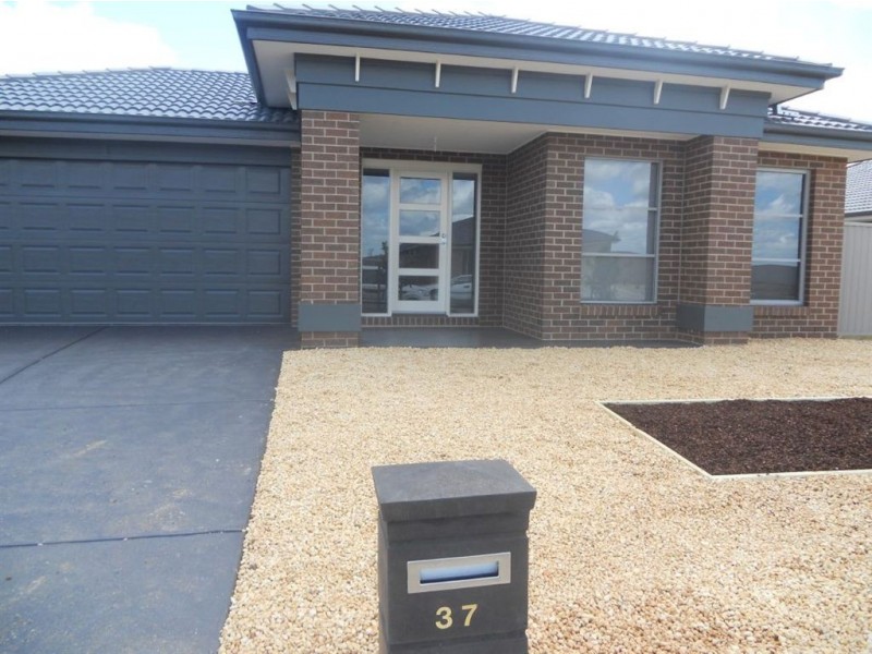 37 Cuzens Road, Alfredton VIC 3350
