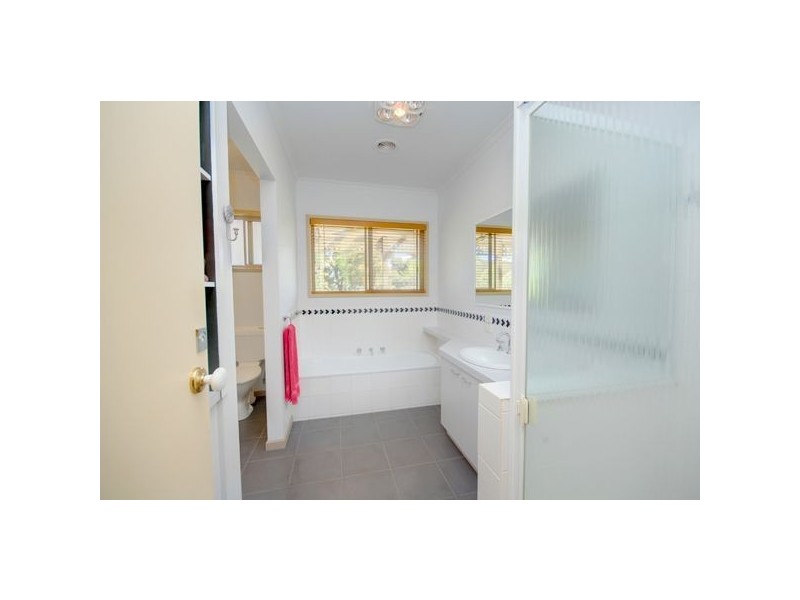 20 Mills Lane, Gordon VIC 3345