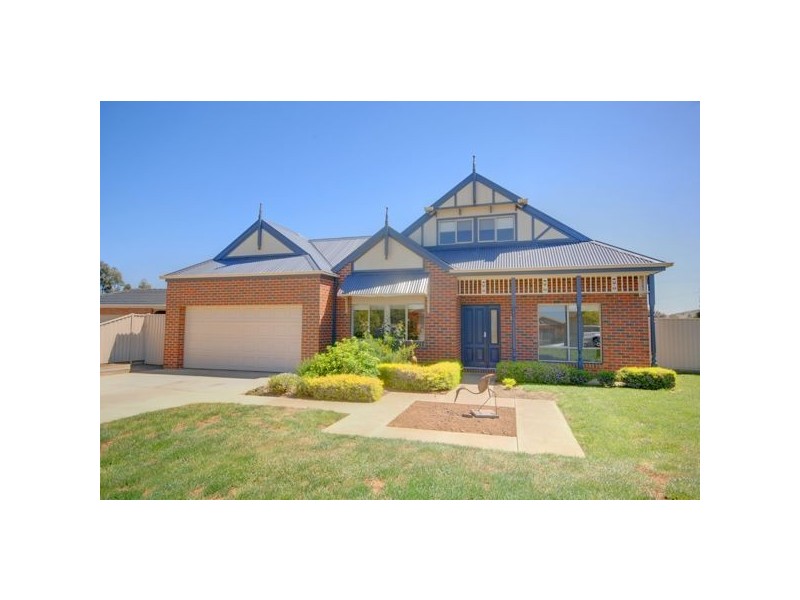 8 Yootha Court, Miners Rest VIC 3352